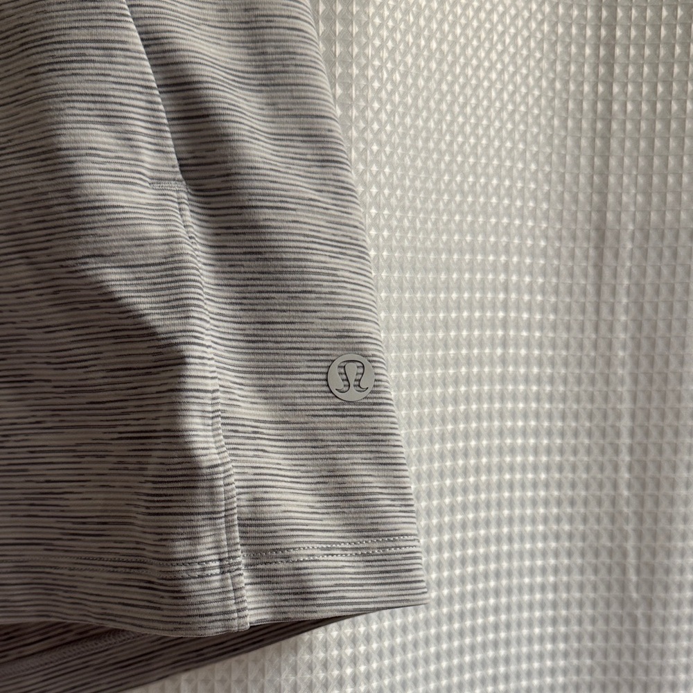 lululemon athletica Heathered Gray Women's Athletic Shorts - Picture 2 of 5
